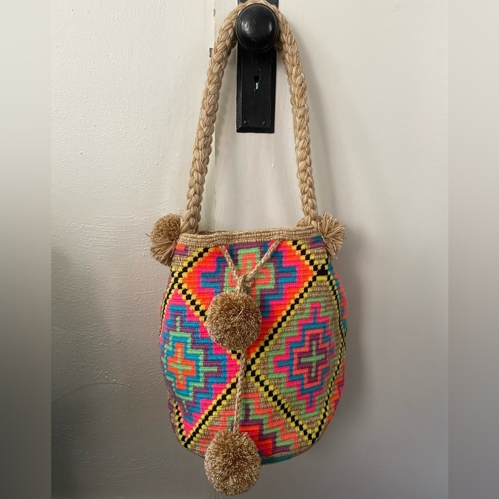Le Pom Pom Multi Color Bucket Mochila Bag - Picture 2 of 7